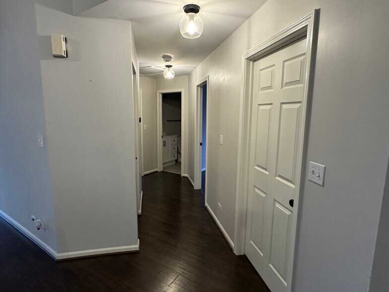Hallway - 268 Camel Bend Ct