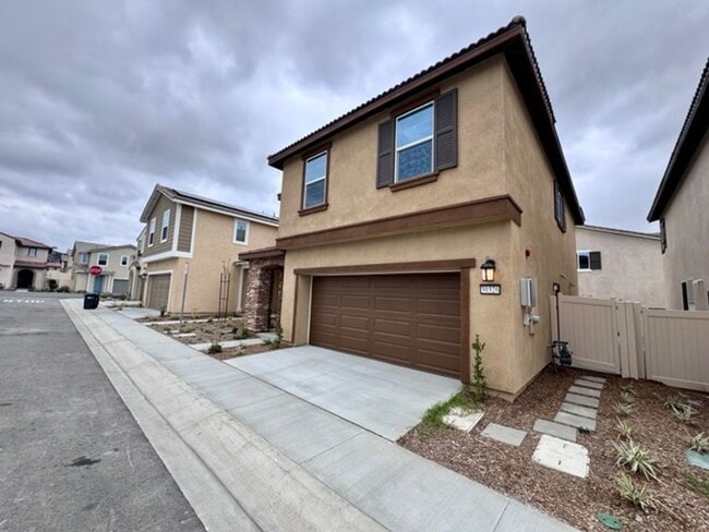 Building Photo - Welcome to Your Brand New 3 Bedroom Solar Home in the Gated Willow Springs Community of Murrieta!