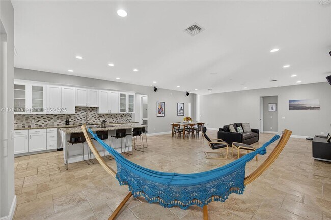 Building Photo - 18369 Mellen Ln