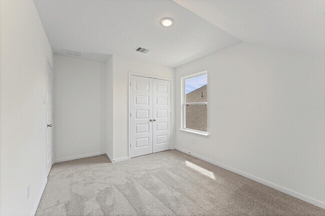 Building Photo - 11824 Whirlaway Dr