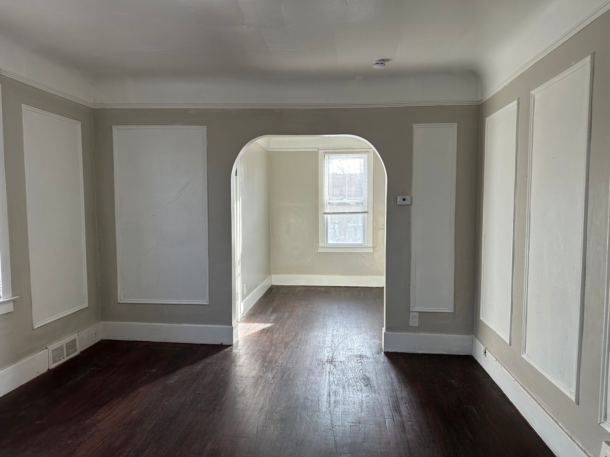 Upstairs Unit - 4820 Haverhill St