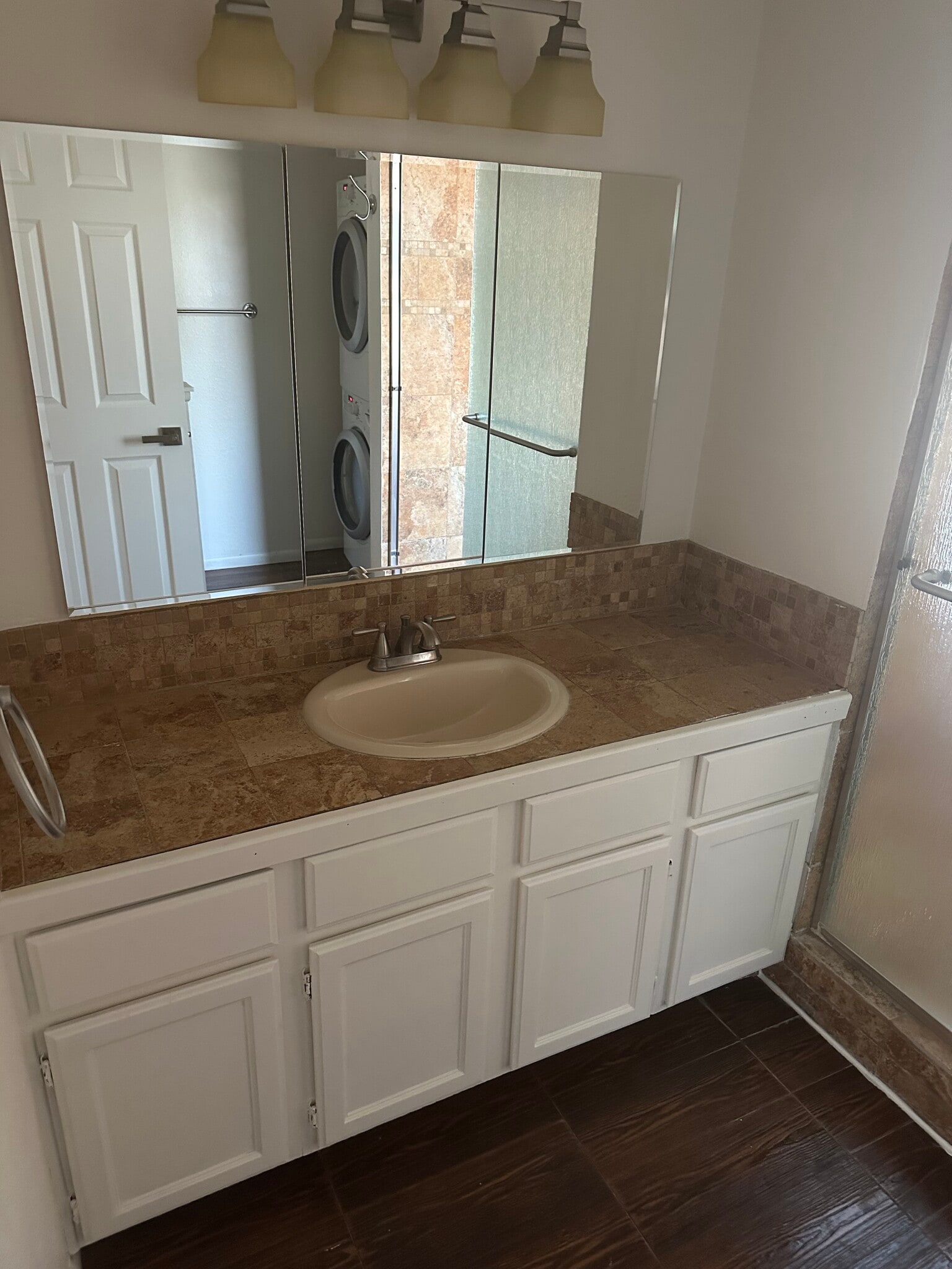 Building Photo - 8140 Spur Ct