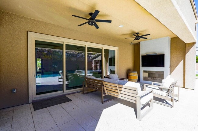 Building Photo - Single Story Pool Home In Reverence Guard Gated Community