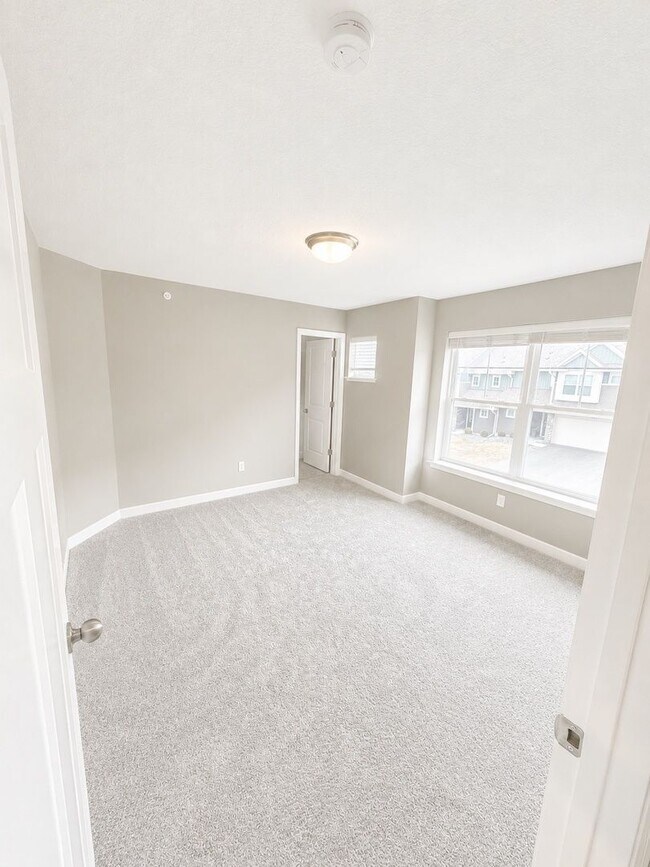 Building Photo - 9484 Bridle Way