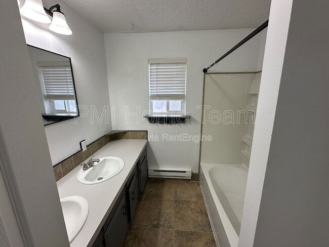 Building Photo - 285 W 600 N