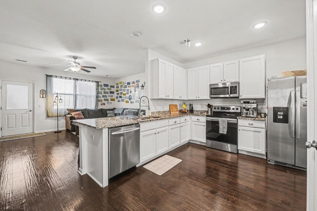 Building Photo - 188 Woodward Rd