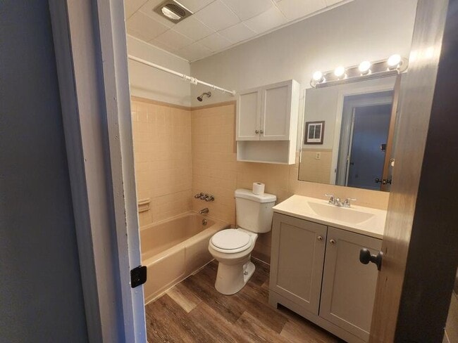 Building Photo - 9 Alexander Dr