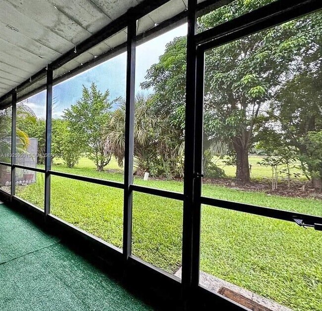 Building Photo - 8105 Lagos De Campo Blvd