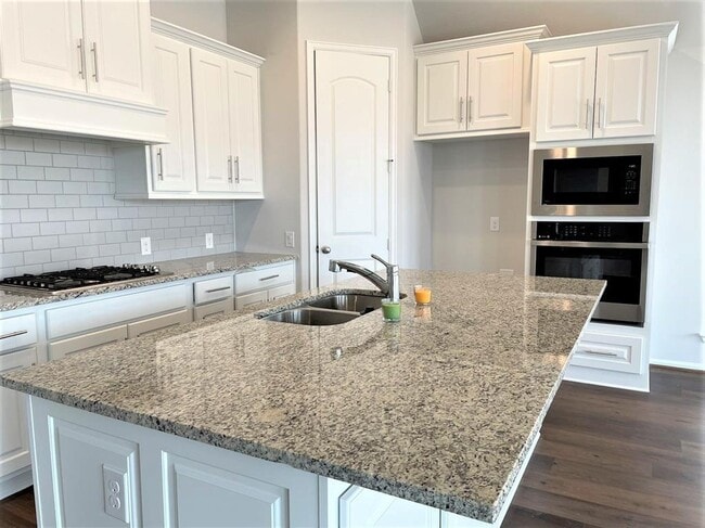 Building Photo - 156 Santa Maria St