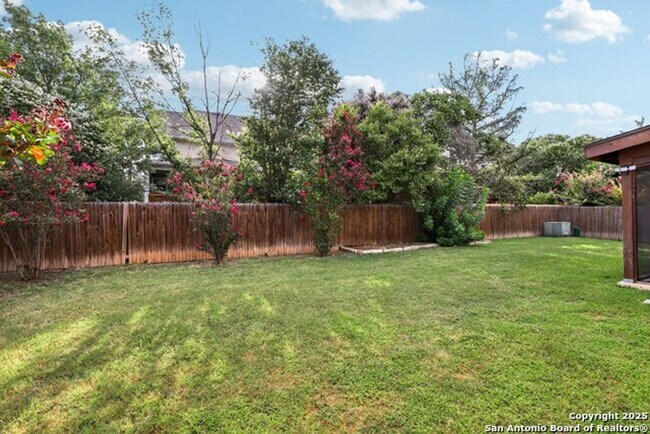 Building Photo - Welcome to your dream home-a stunning 4-be...