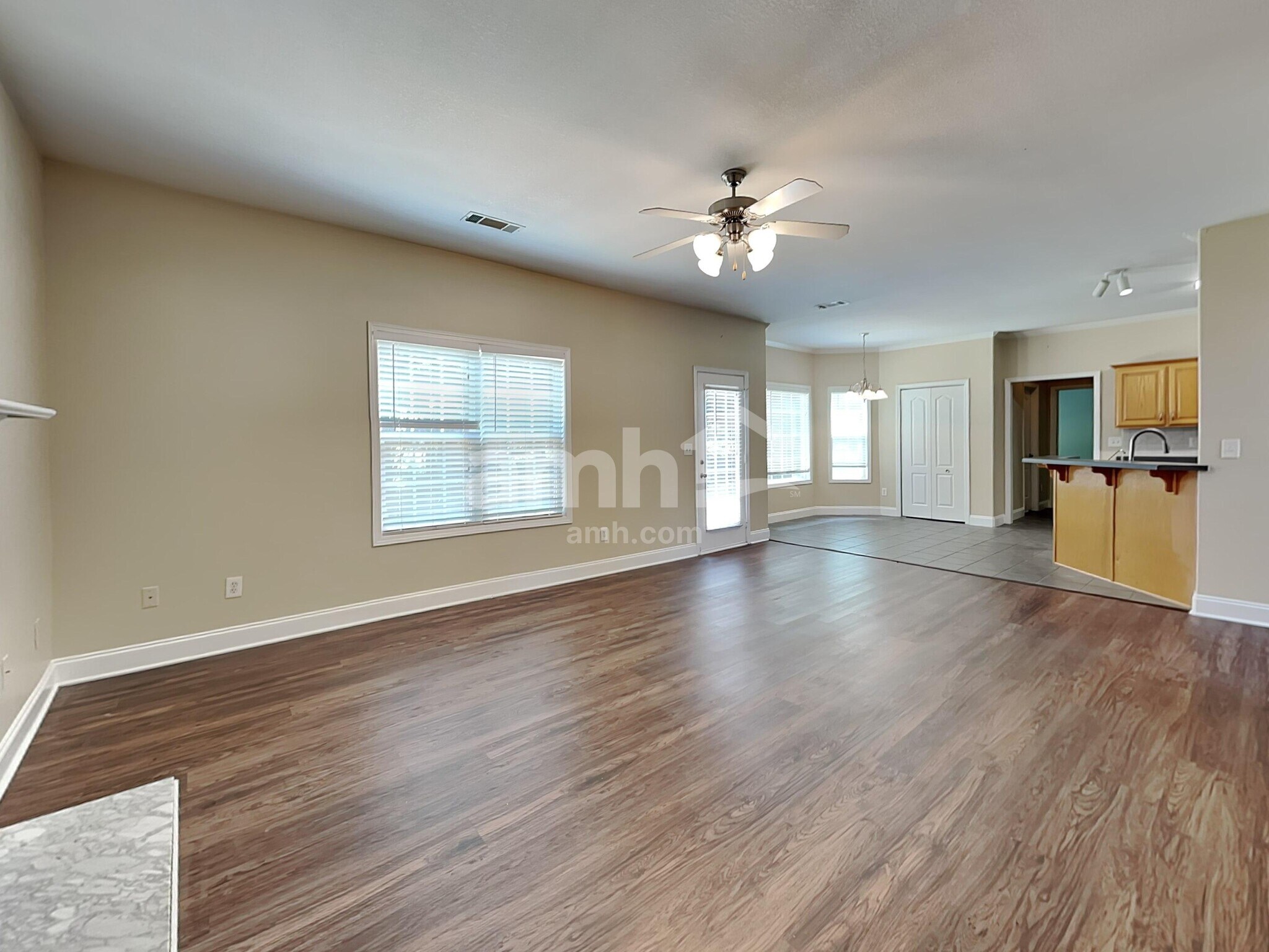 Building Photo - 712 Gatwick Ct