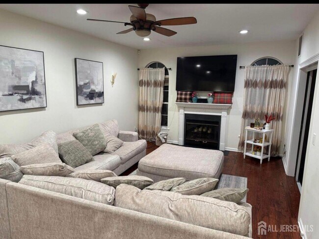 Building Photo - 5 Gunther Loop