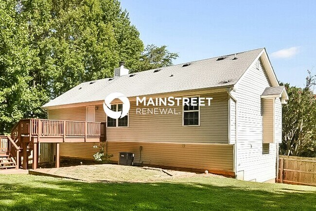 Building Photo - 4 Bedroom Pet-Friendly Home in Rydal, GA with Main Street Renewal