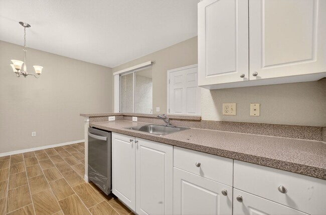 Building Photo - Crescent Place - 16-104