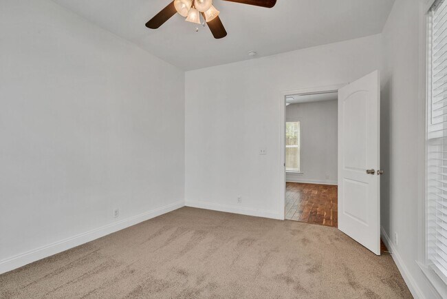 Building Photo - Remodeled house in great location in East Nashville