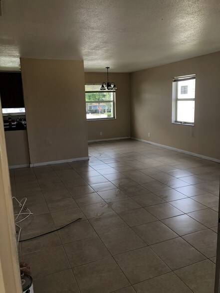 Living Room - 805 Foresteria Dr