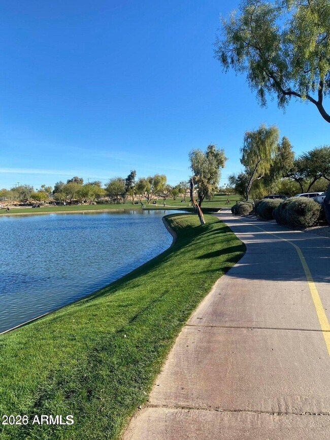 Building Photo - 7027 N Scottsdale Rd