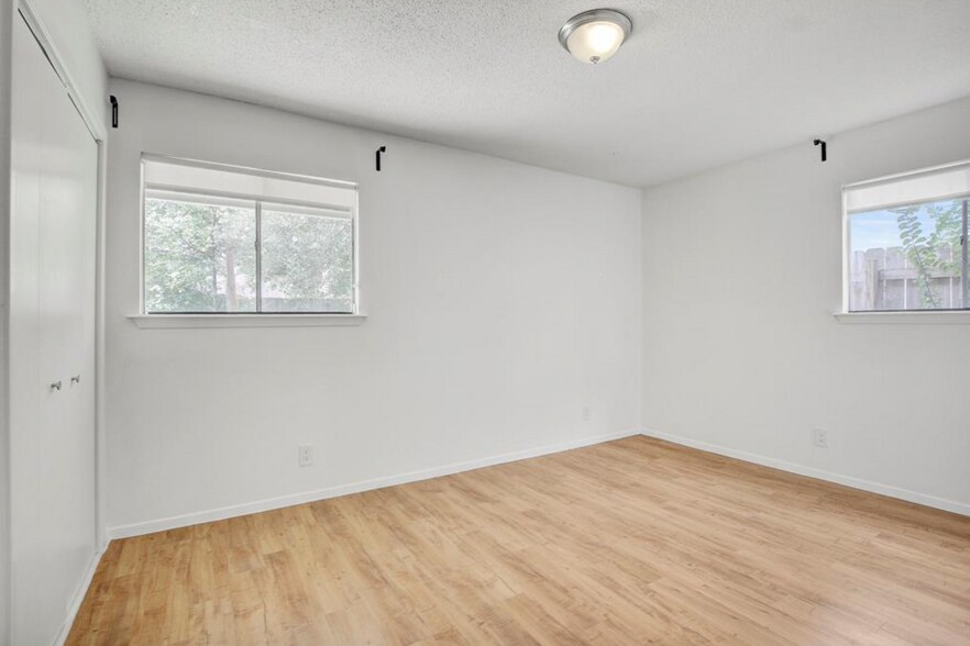 Building Photo - 705 Huntingdon Pl