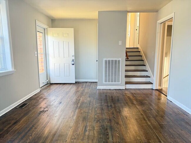 Building Photo - Renovated Multi-Story Brick House in East Nashville - Fenced in Yard