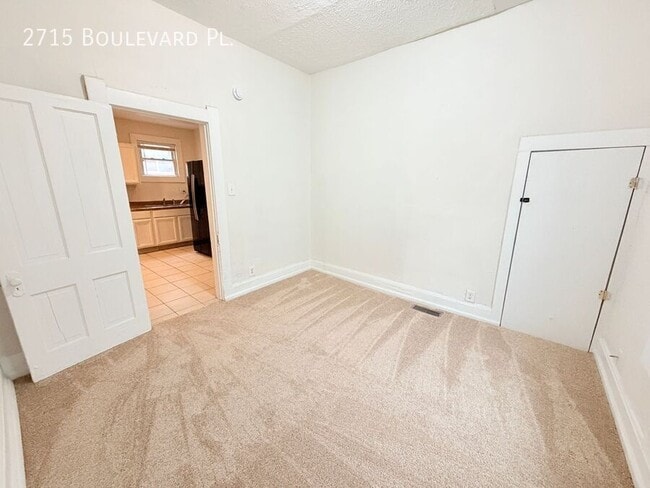 Building Photo - 2715 Boulevard Pl