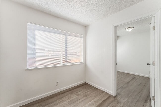 Building Photo - Upgraded 3 Bedroom Unit Near Air Force Base!