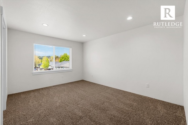 Building Photo - STUNNING 3 Bed / 2.5 Bath Brand New Townhome!!