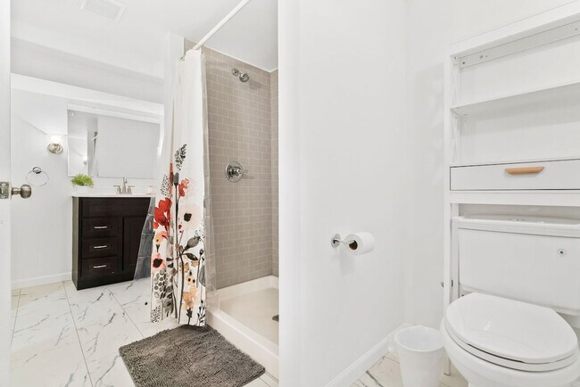 Building Photo - 2104 Foggy Bottom Dr