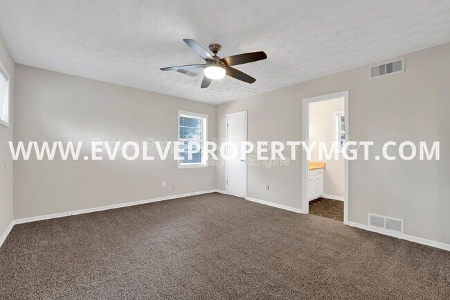 Building Photo - 1257 Whitewater Rd