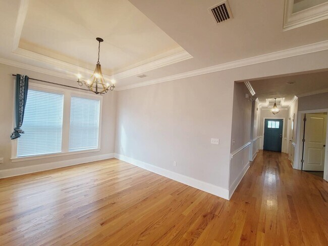 Building Photo - 2385 Sweet Valley Hts