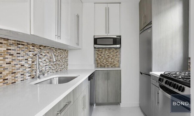 Building Photo - 330 W 58th St