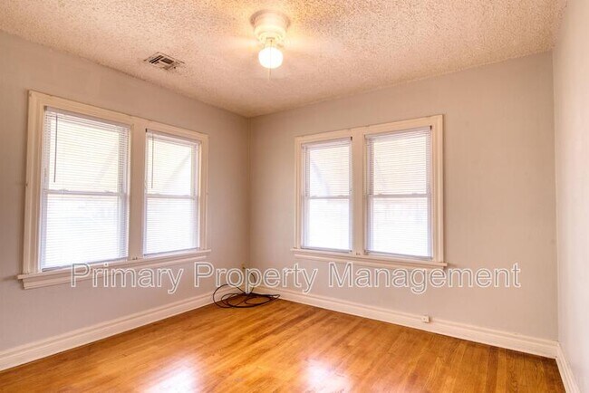 Building Photo - 1132 N St Clair Ave