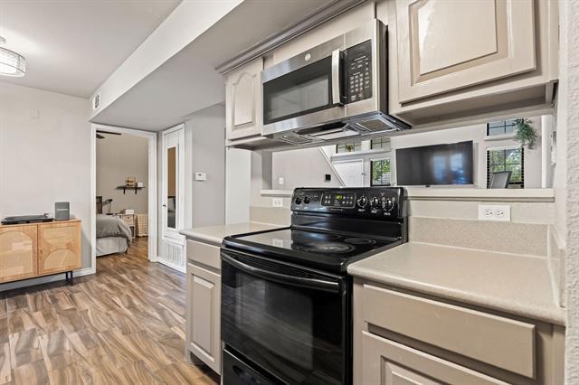 Building Photo - 216 Cutting Horse Ln