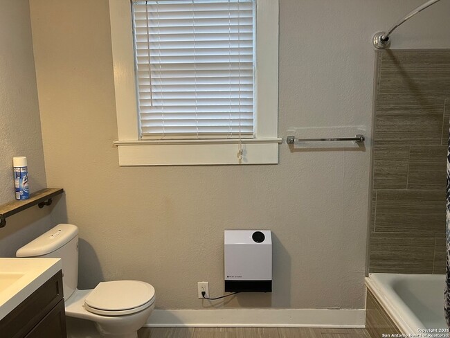 Building Photo - 129 W Young