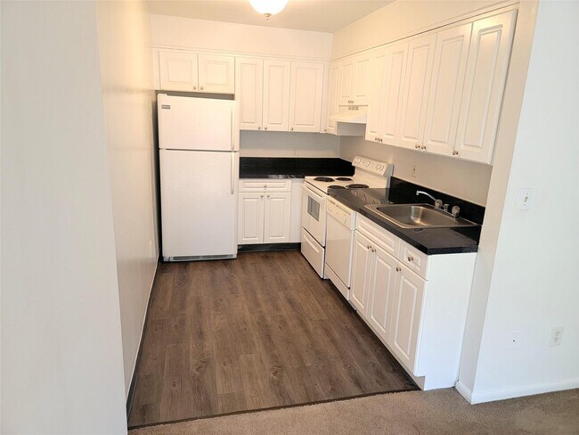 Building Photo - 50 Croton Ave
