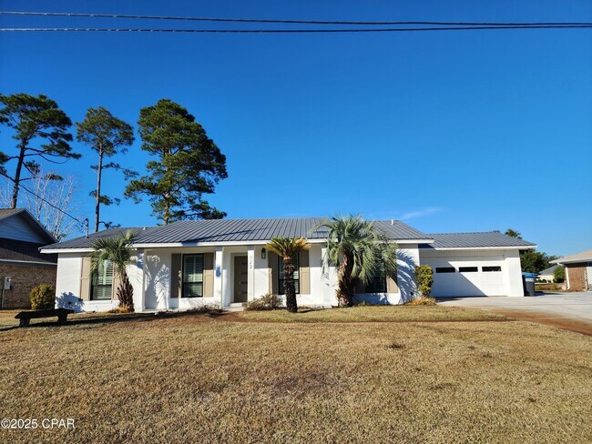 Primary Photo - 322 Greenwood Cir