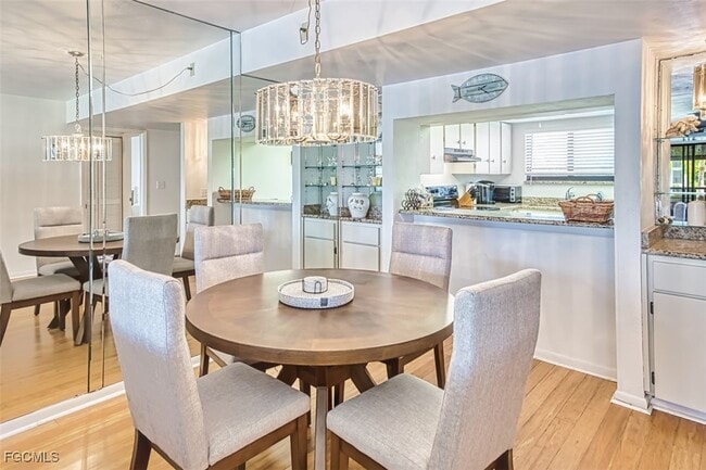 Building Photo - 226 3rd St