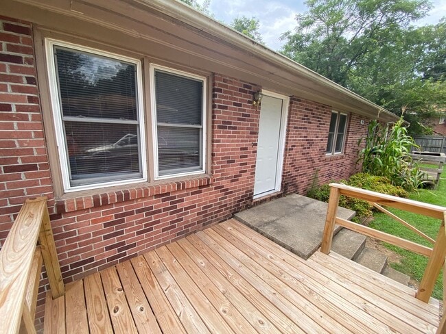Building Photo - 106 Cantrell Dr