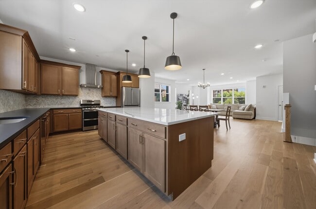 Building Photo - 8367 Mulberry Ave