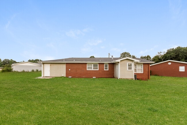 Building Photo - 116 Grant Dr