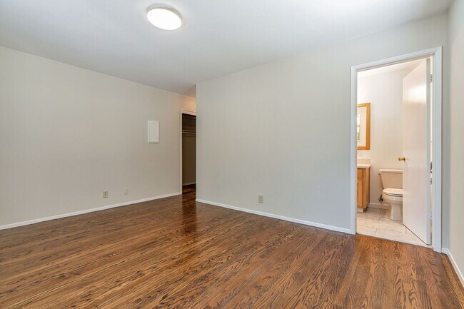 Building Photo - 24 El Rey Rd