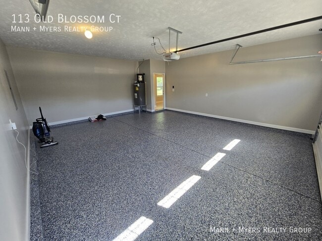 Building Photo - 113 Old Blossom Ct