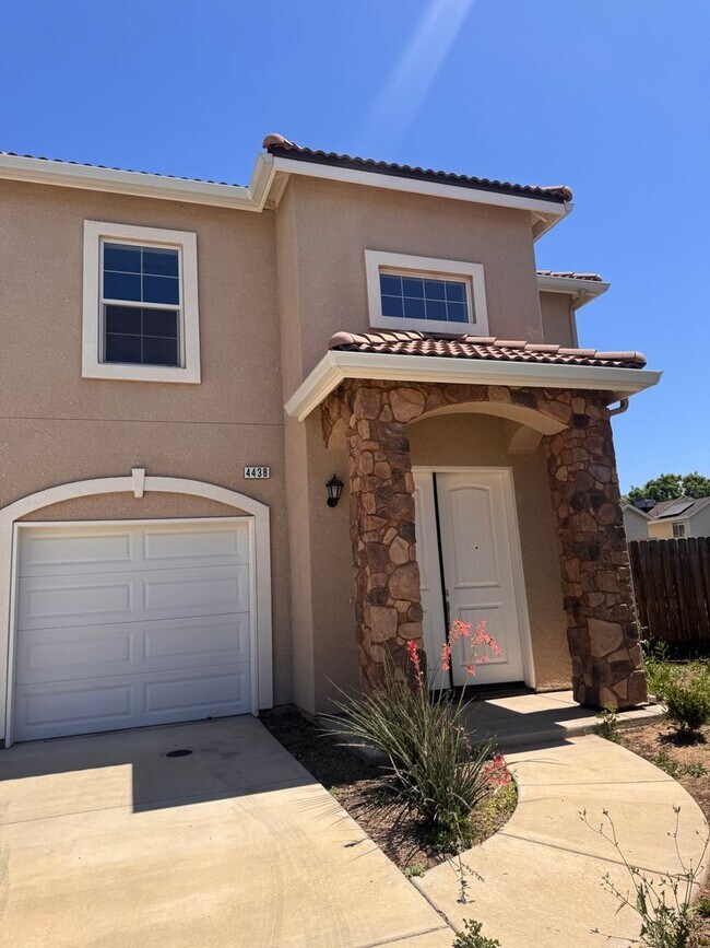 Building Photo - 4438 Langden Dr