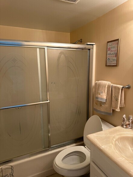 Building Photo - 1500 Cenith Dr