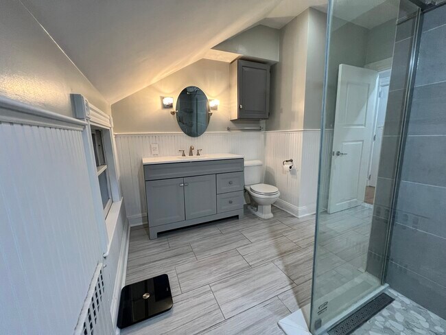 Building Photo - 548 High St