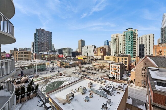 Building Photo - 600 N Dearborn St