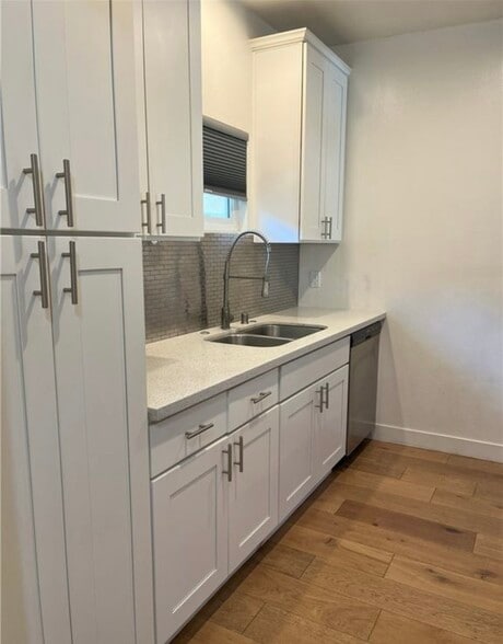 Building Photo - 6255 Woodman Ave