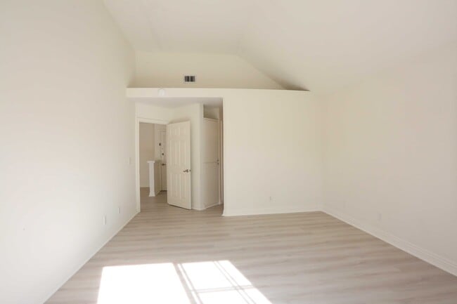 Building Photo - 23903 Del Monte Dr.