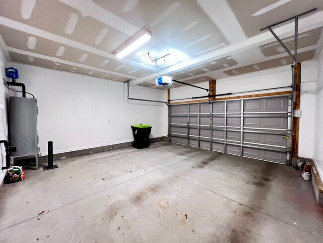 Building Photo - 2542 Fieldsway Dr
