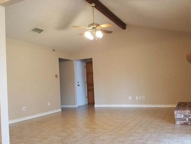 Building Photo - 6009 Oak Hill Rd