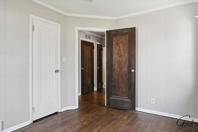 Building Photo - $1450 3 bedroom bungalow